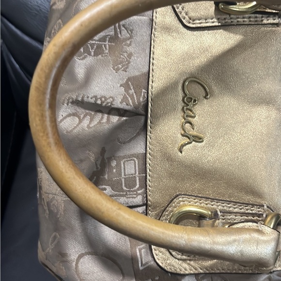 Coach - Picture 9 of 9